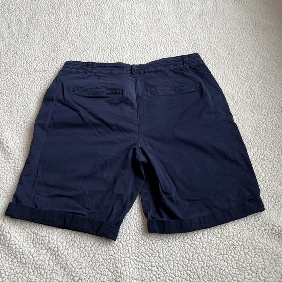 Reitman’s Bermuda Shorts 9” - Picture 4 of 9